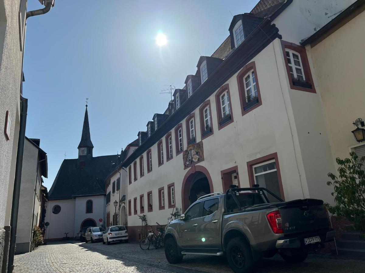Ferienwohnung Im Stadionischem Hof Walluf Esterno foto