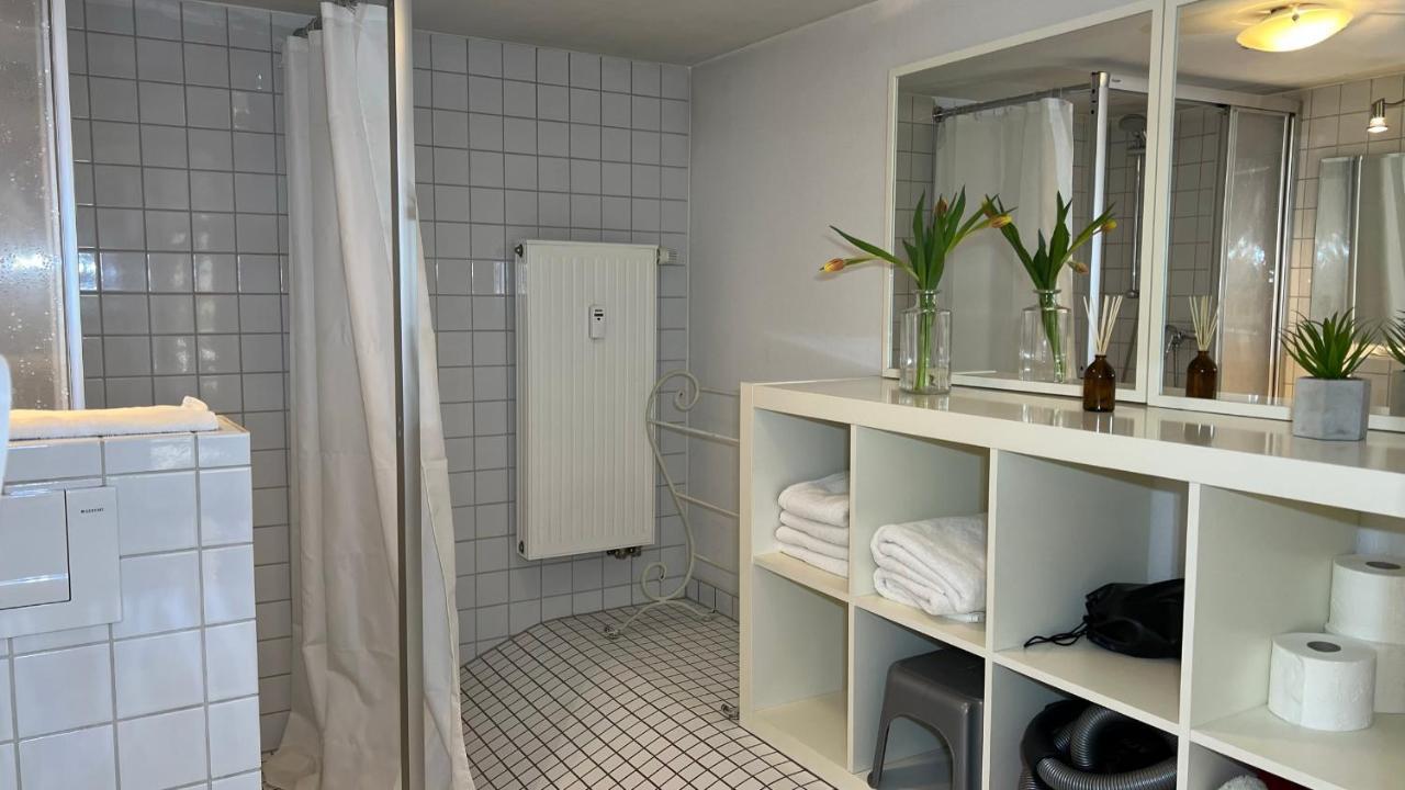 Ferienwohnung Im Stadionischem Hof Walluf Esterno foto